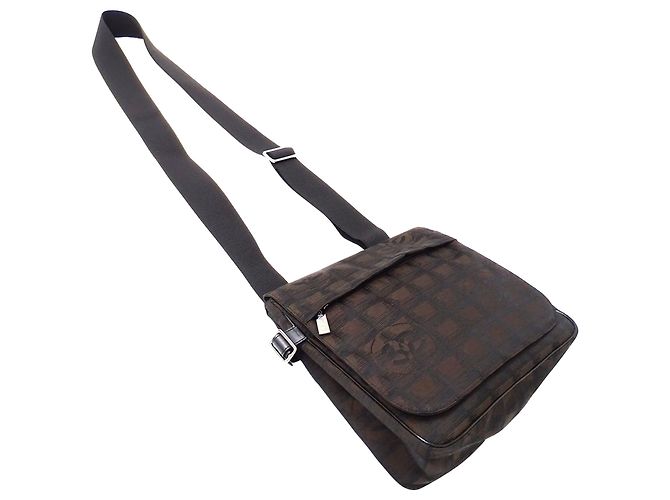 Borsa a tracolla/messenger Chanel in nylon marrone scuro - vista 4
