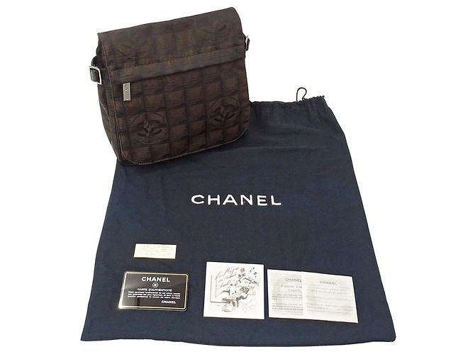 Borsa a tracolla/messenger Chanel in nylon marrone scuro - vista 8