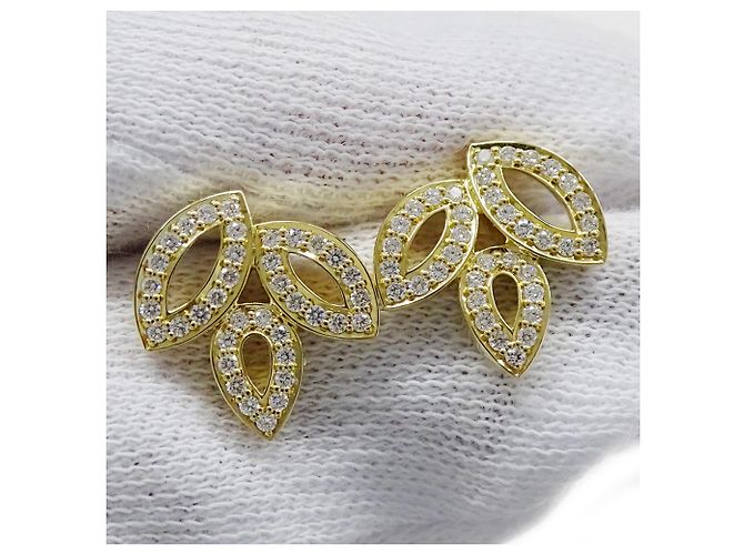 Boucles d'oreilles puces Harry Winston en or jaune 18K - vue 13