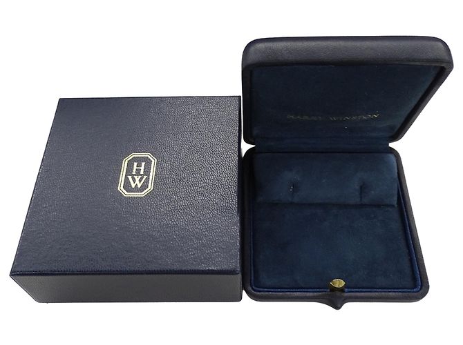 Boucles d'oreilles puces Harry Winston en or jaune 18K - vue 7