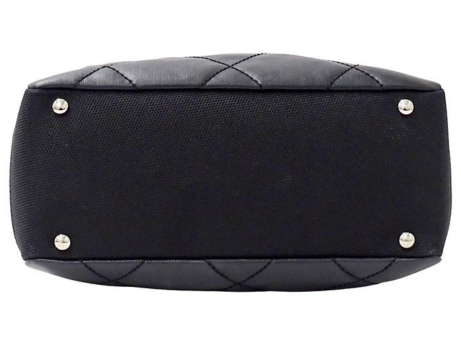 Bolso Tote Chanel de lona recubierta negra - vista 3
