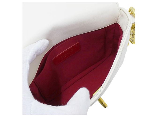 Timeless Bolsa de ombro Chanel em couro branco - vista 5