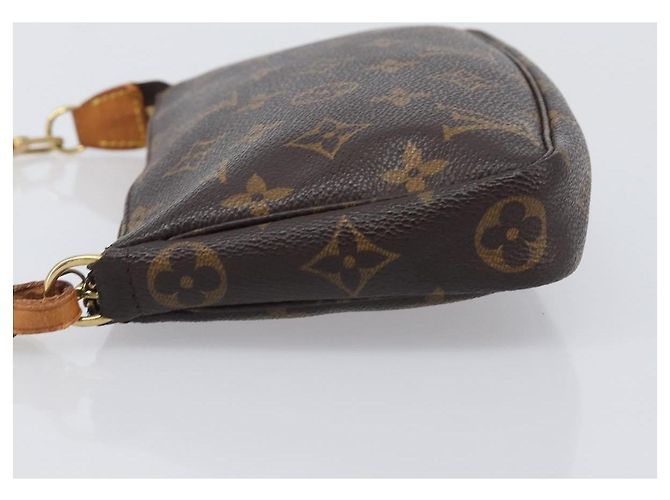 Louis Vuitton Pochette Accessoires Monogram Canvas Medium - vista 4