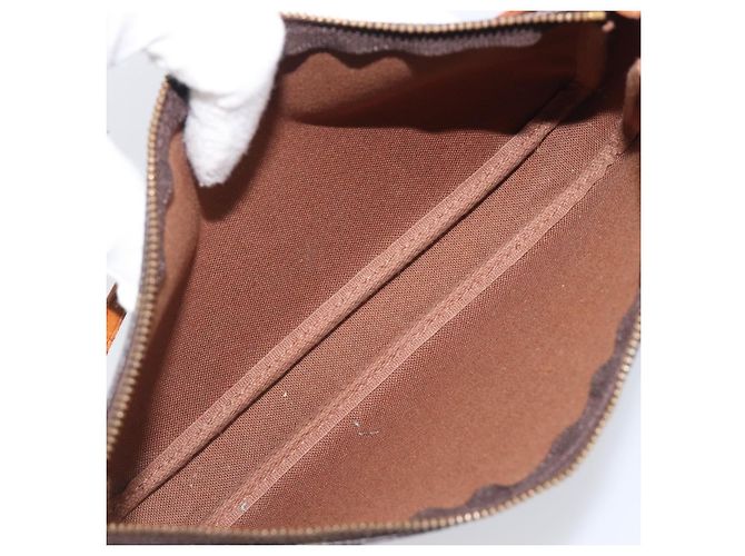 Louis Vuitton Pochette Accessoires Monogram Canvas Medium - vista 5