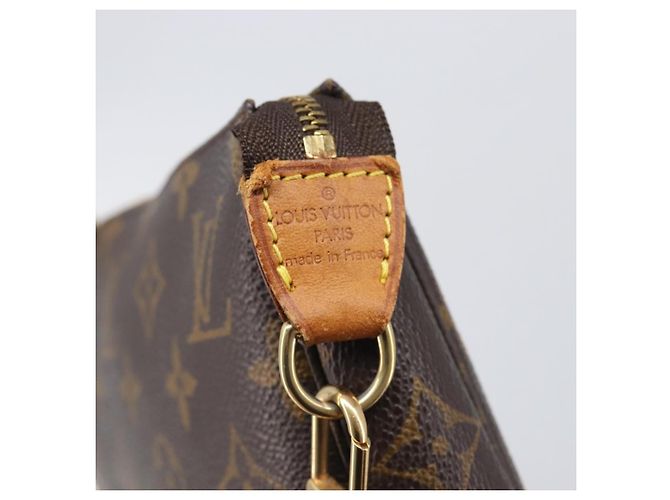Louis Vuitton Pochette Accessoires Monogram Canvas Medium - vista 6