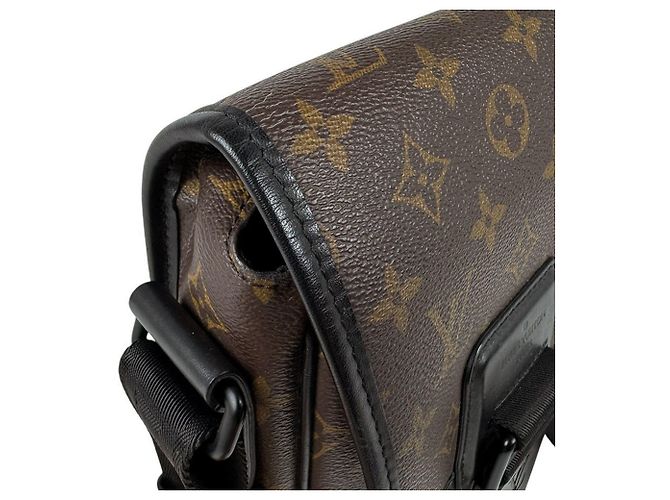 Bolsa de Ombro Louis Vuitton Monogram Macassar - vista 7