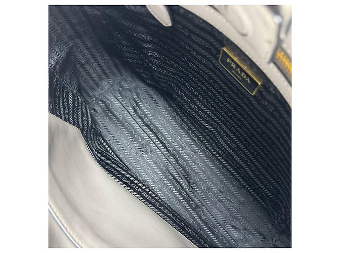Borsa a mano Prada in pelle Greige - vista 5
