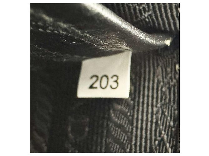 Prada Schultertasche aus schwarzem Leder - Ansicht 13
