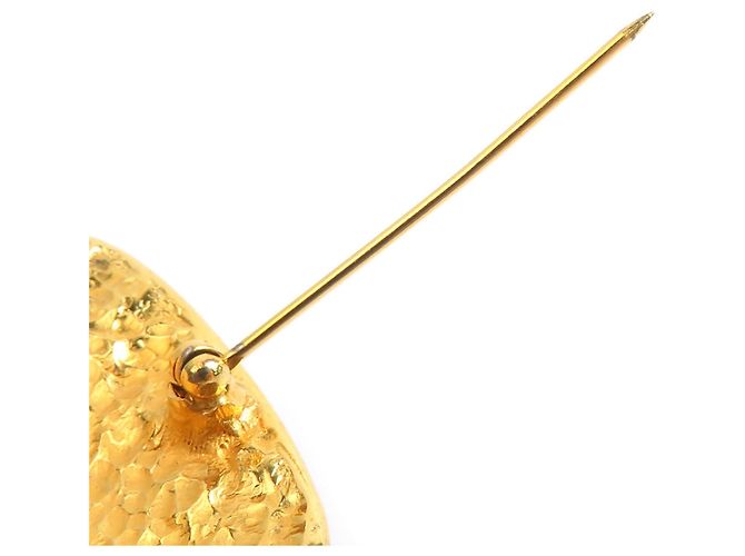 Broche Chanel em metal dourado - vista 6