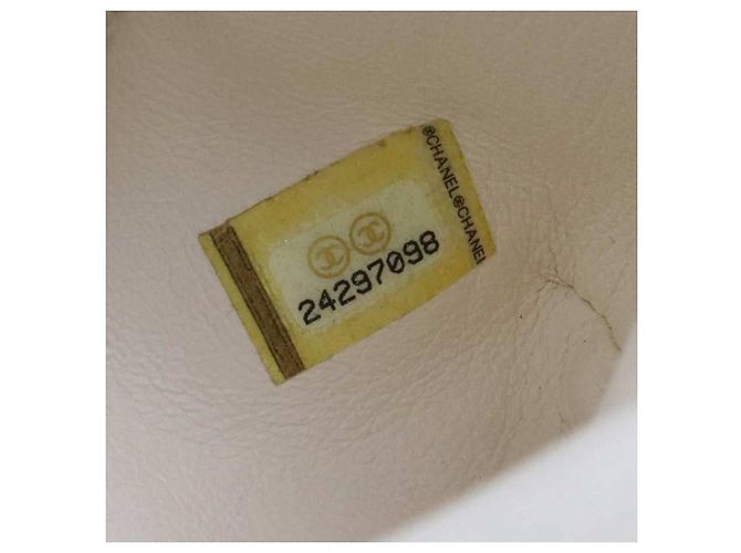 Bolsa de mão Chanel em couro e pele Off-White - vista 16