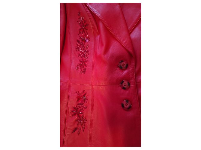 Blazer Escada in pelle rossa con decorazioni di perline - vista 6