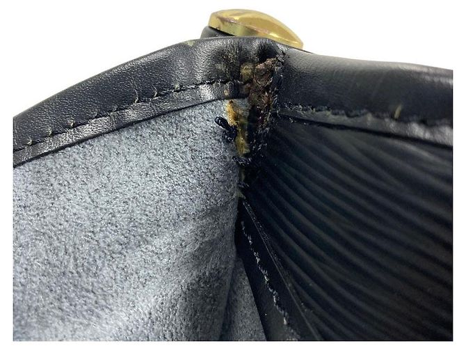 Louis Vuitton Epi Sac Chasse Boston Bag - vista 5