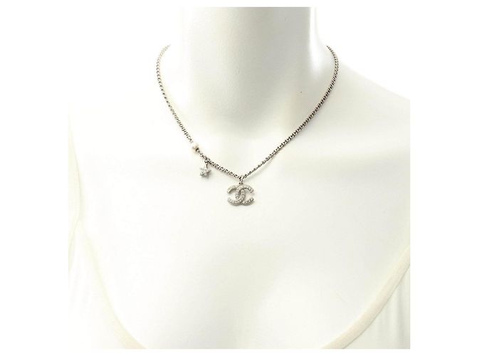 Collar Chanel Dorado de Metal y Perlas - vista 5