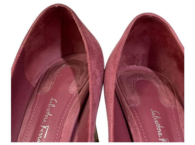 Décolleté a punta in camoscio con nastro Salvatore Ferragamo - vista 13