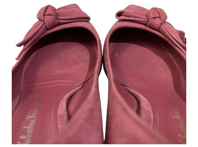 Décolleté a punta in camoscio con nastro Salvatore Ferragamo - vista 15