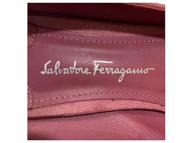 Décolleté a punta in camoscio con nastro Salvatore Ferragamo - vista 16