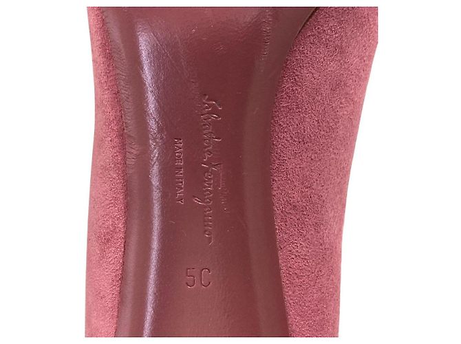 Décolleté a punta in camoscio con nastro Salvatore Ferragamo - vista 18