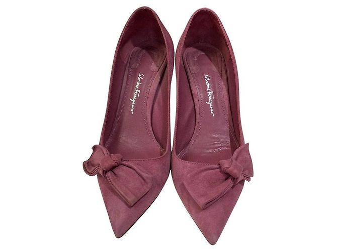 Décolleté a punta in camoscio con nastro Salvatore Ferragamo - vista 2