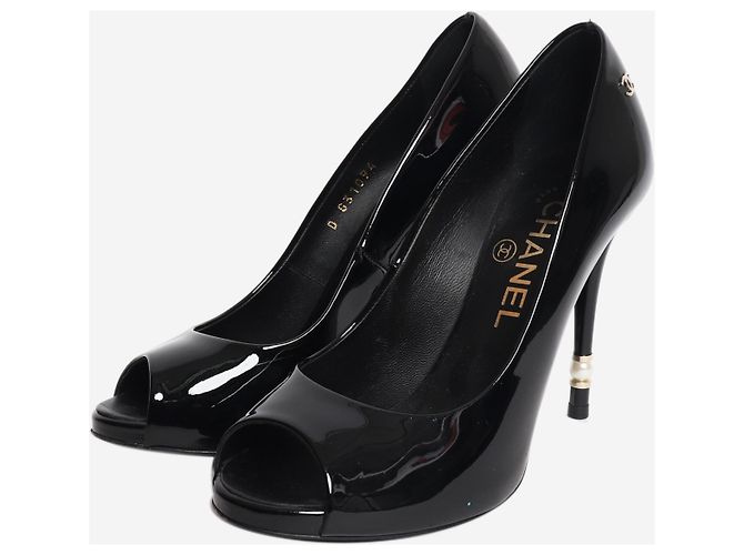 Chanel Offene Pumps aus schwarzem Lackleder mit Perlen-Details - Größe EU 36 - Ansicht 2