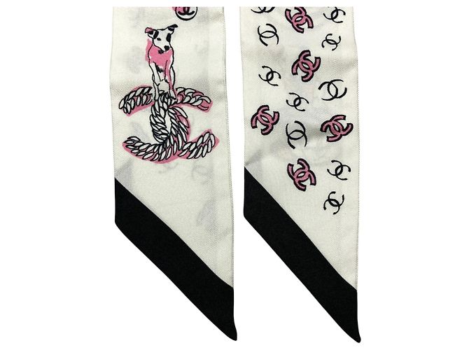 Pañuelo de seda Chanel Coco Mark con estampado de perro - vista 4