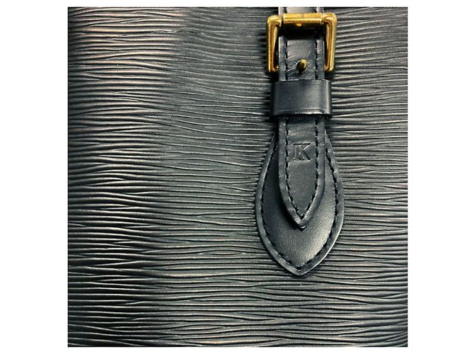 Bolso Tote Louis Vuitton Epi Bucket PM - vista 6