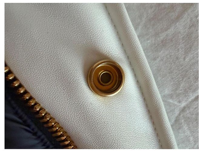 Colete acolchoado Balmain com cinto de couro envernizado e couro em preto e branco - vista 14