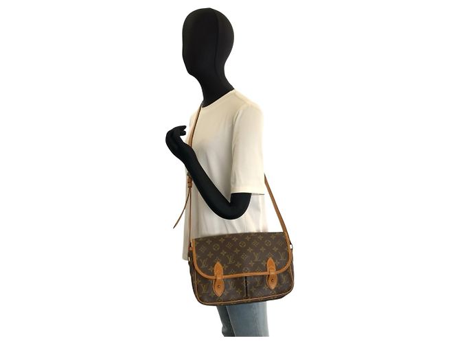 Louis Vuitton Monogram Gibeciere MM Shoulder Bag - view 7
