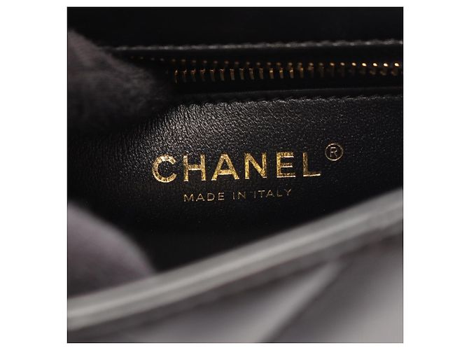 Chanel Matelassé Schultertasche mit oberem Griff - Ansicht 4