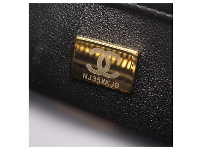 Chanel Matelassé Schultertasche mit oberem Griff - Ansicht 5