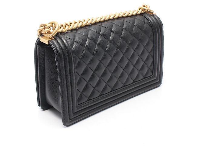 Borsa a tracolla Chanel Boy in pelle di vitello martellata nera - vista 2