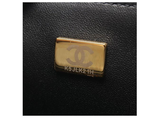 Borsa a tracolla Chanel Boy in pelle di vitello martellata nera - vista 5