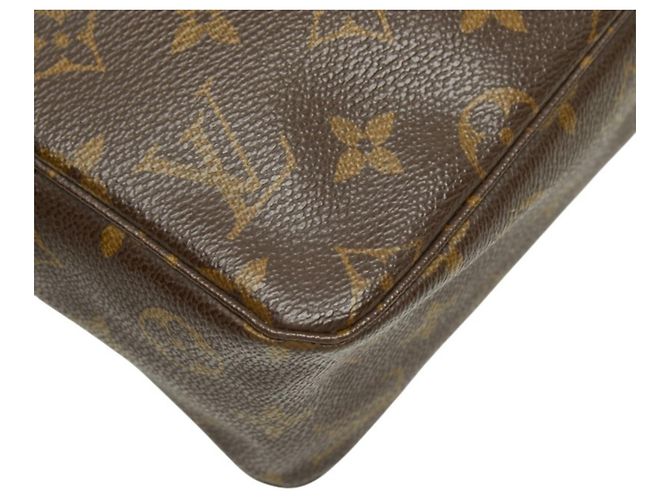 Louis Vuitton Monogram Trousse Toilette 28 Clutch Bag - vista 7