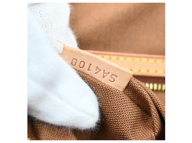 Louis Vuitton Batignolles Monogram Canvas Horizontal - view 5
