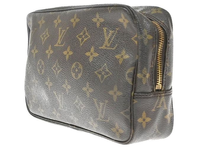 Louis Vuitton Trousse Toiletry Monogram Canvas 23 - vue 3