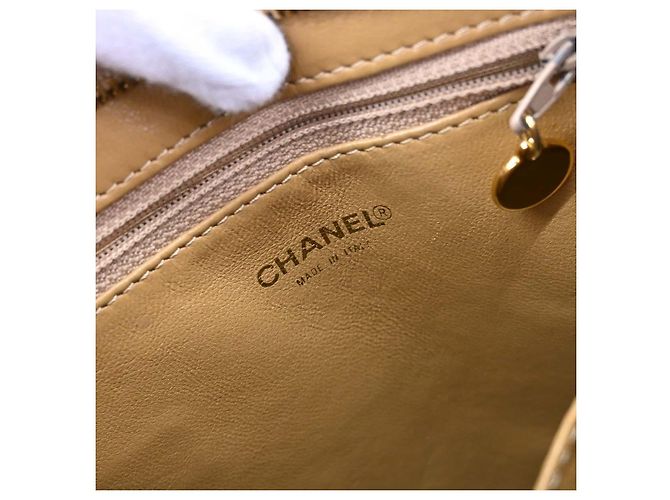 Chanel Medallion Quilted Caviar - vista 4