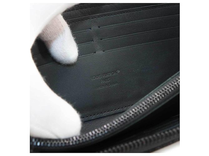 Louis Vuitton Monogram Shadow Langbeutel - Ansicht 8