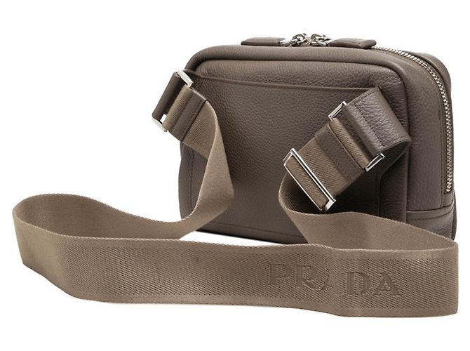 Bolsa de ombro Prada em couro bege - vista 2