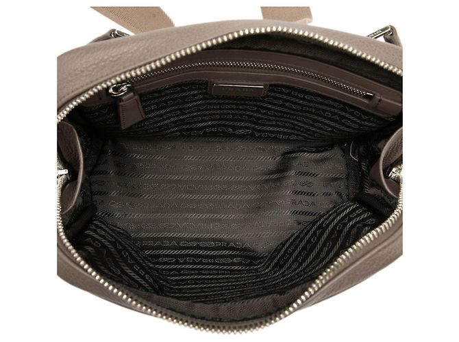 Bolsa de ombro Prada em couro bege - vista 4