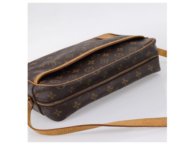 Louis Vuitton Trocadero Monogram Canvas 30 - vista 5