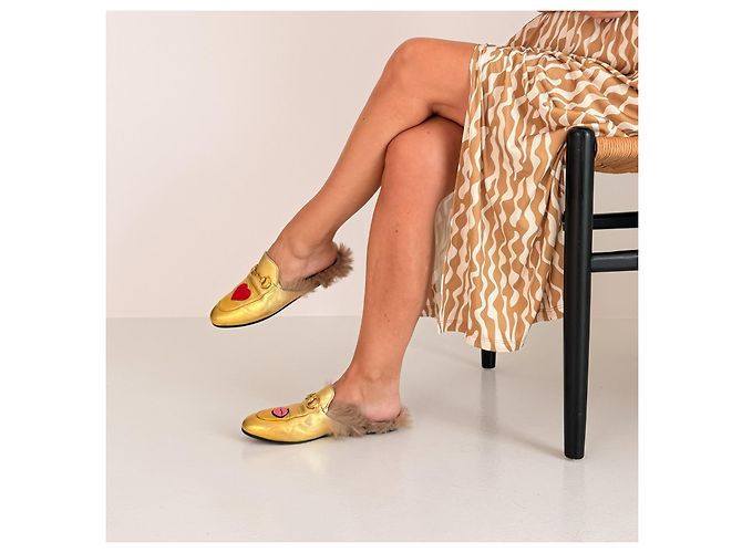 Mules Gucci Princetown pelle oro Heart & Lips - vista 2