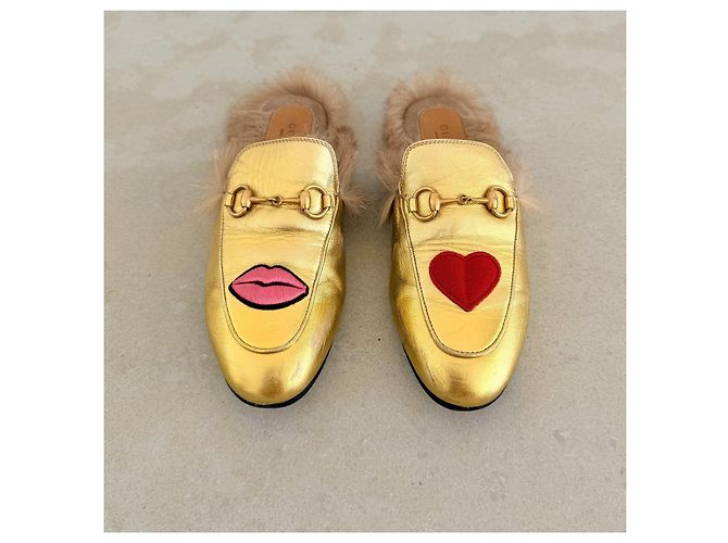 Mules Gucci Princetown pelle oro Heart & Lips - vista 4