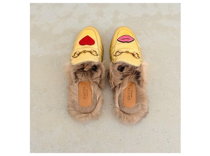 Mules Gucci Princetown pelle oro Heart & Lips - vista 5