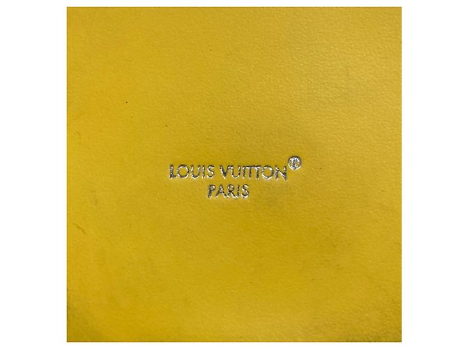 Breloque de sac à main rose Louis Vuitton - vue 7
