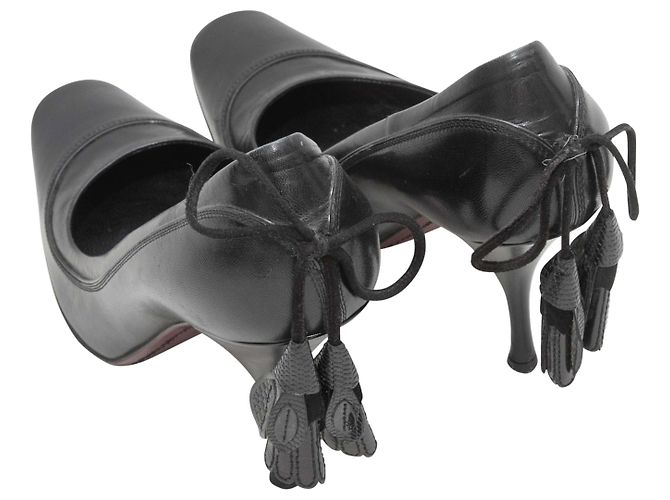 Black Louis Vuitton Tassel Pumps Size 37 - view 3