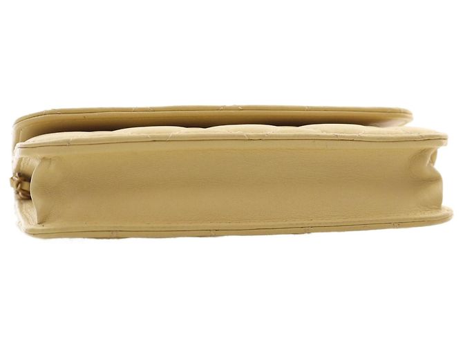 Gelbe Chanel CC gesteppte Lammleder-Clutch mit Kette und Crossbody-Gurt - Ansicht 13