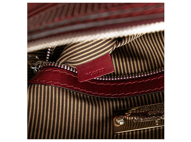 Bolso Satchel Vertical para Documentos Louis Vuitton Bequia en Cuero Rojo - vista 5
