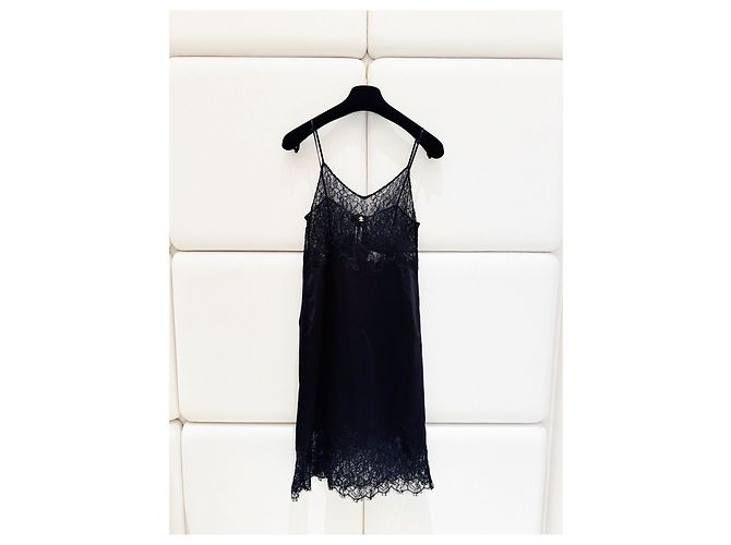 Vestido camisola de renda preto Chanel - vista 2