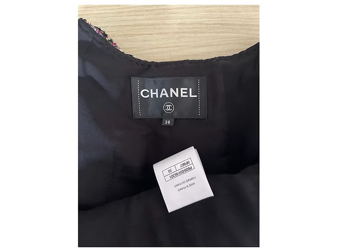 CHANEL 19P Multicolor Bouclé Tweed Jacket - view 3
