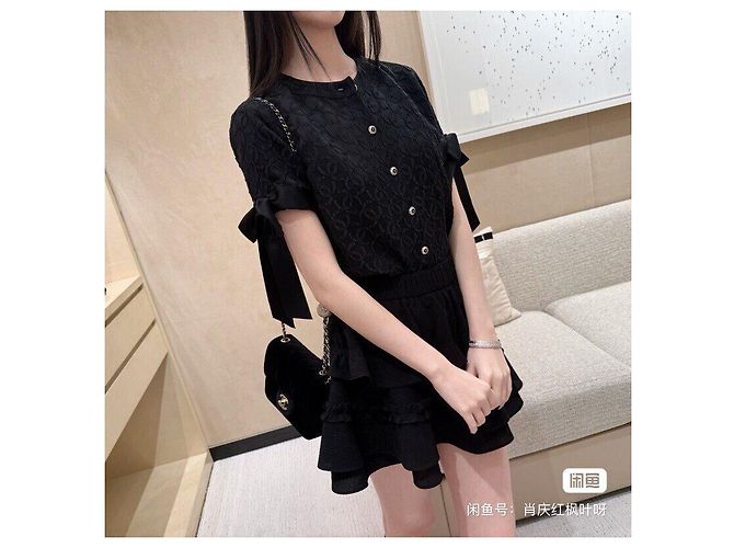Chanel 25K Camisa de Seda Negra con Logo CC - vista 5