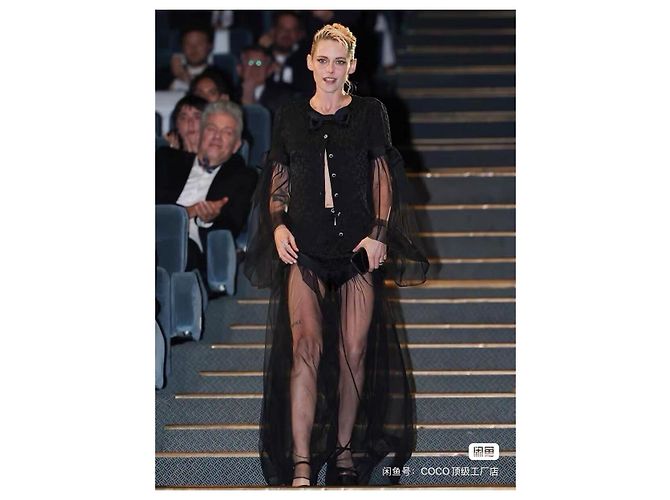 Chanel 25K Camisa de Seda Negra con Logo CC - vista 6